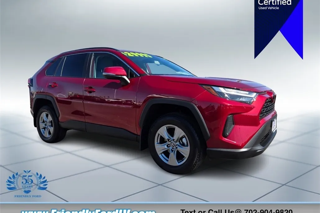 2023 Toyota RAV4 XLE photo 1