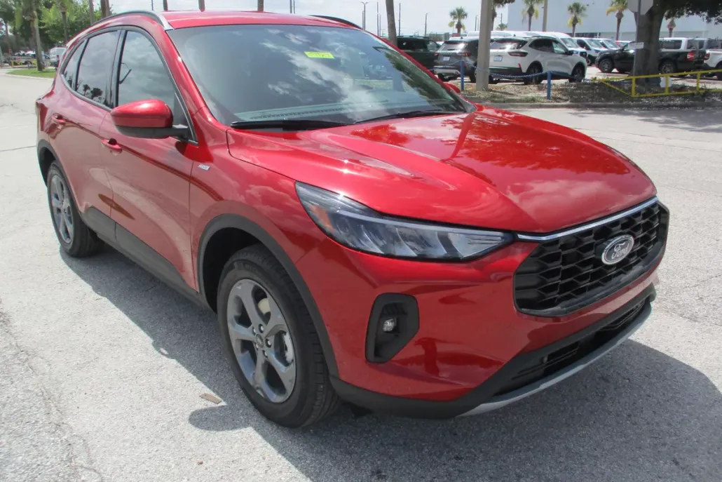 2025 Ford Escape ST-Line Select photo 1