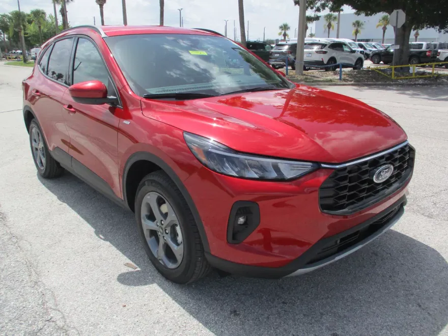 2025 Ford Escape ST-Line Select photo 1