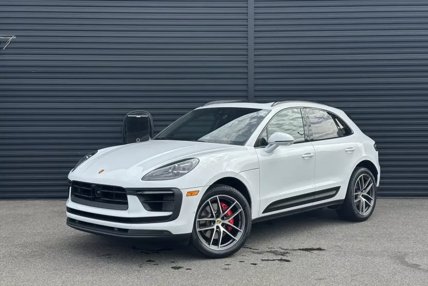 2023 Porsche Macan S photo 1