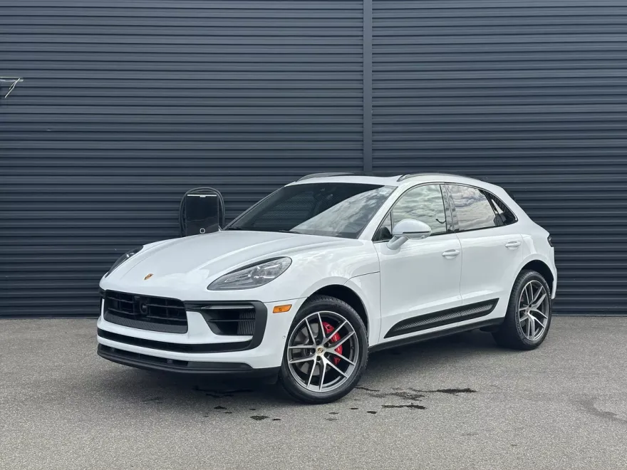 2023 Porsche Macan S photo 1