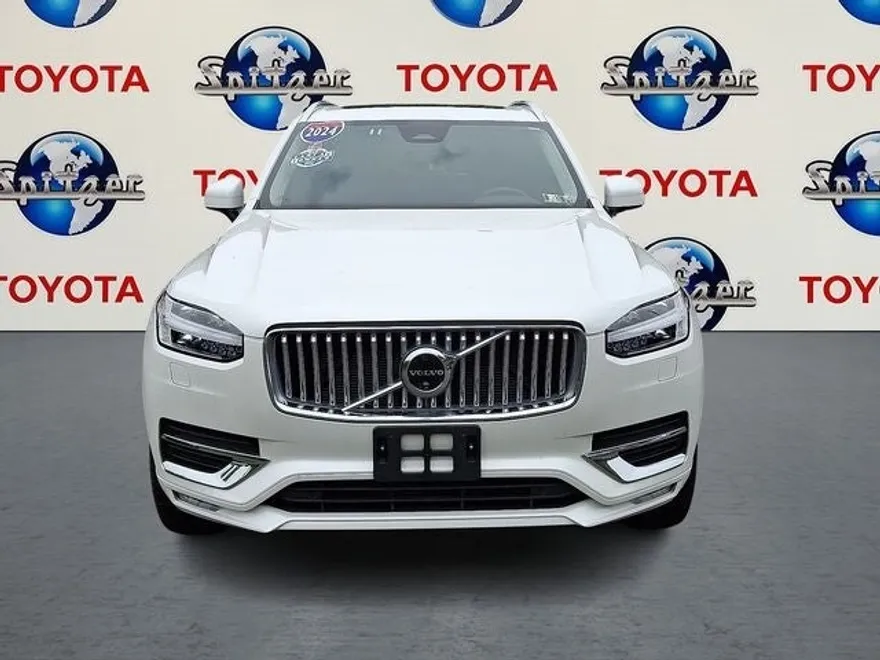2024 Volvo XC90 B5 Plus photo 1