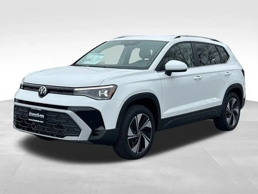 2025 Volkswagen Taos SE photo 1