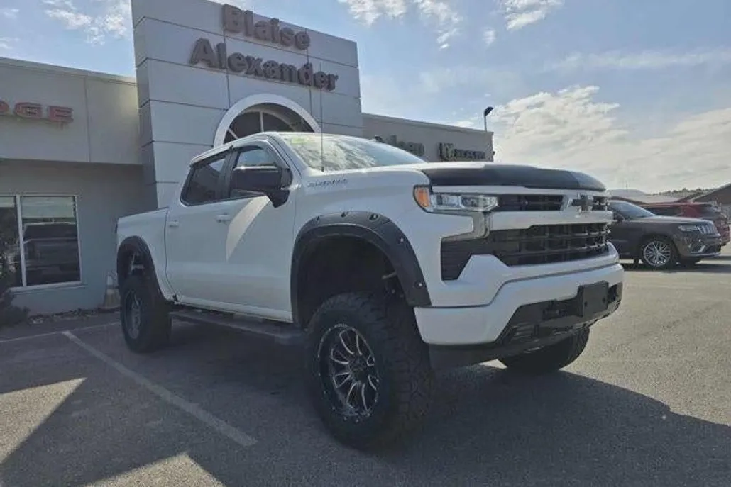 2022 Chevrolet Silverado 1500 RST photo 1