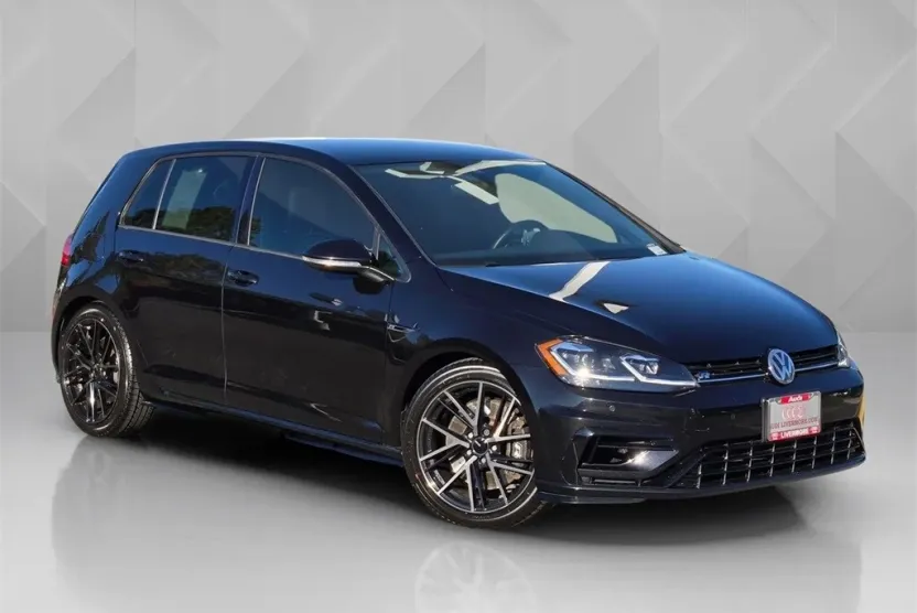 2018 Volkswagen Golf R 4Motion photo 1
