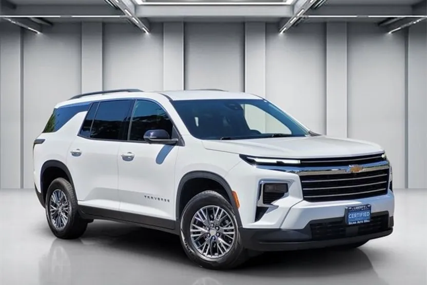 2024 Chevrolet Traverse photo 1