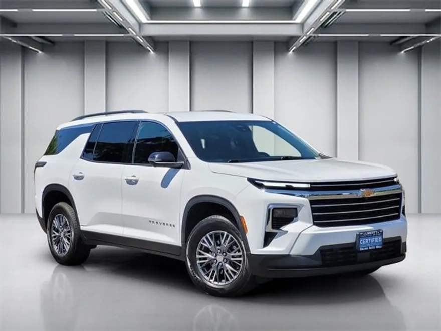 2024 Chevrolet Traverse photo 1
