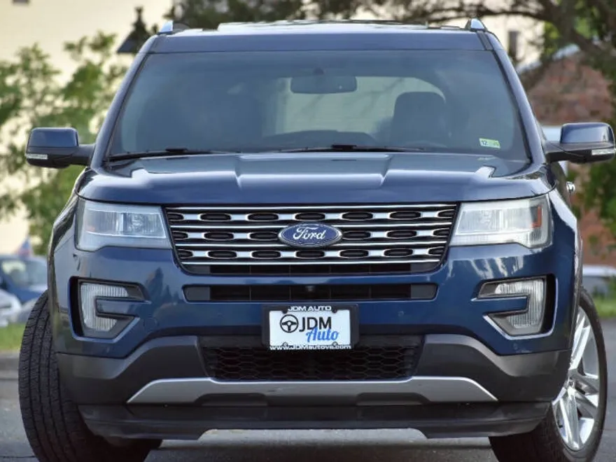 2016 Ford Explorer Limited photo 1