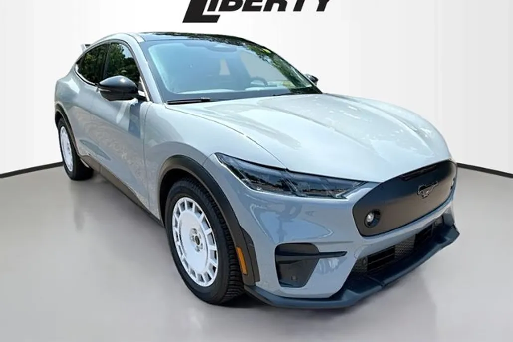 2025 Ford Mustang Mach-E GT photo 1