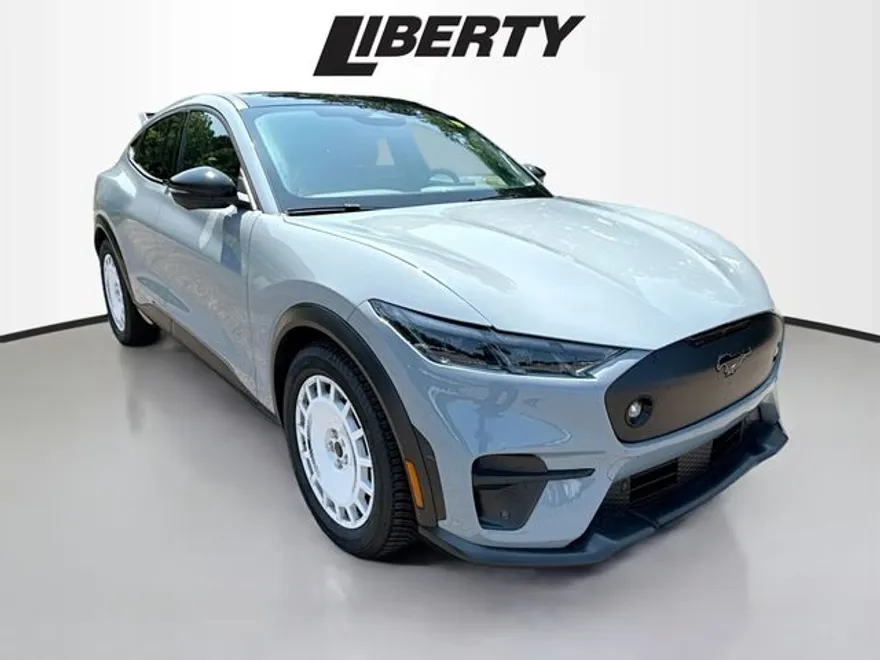 2025 Ford Mustang Mach-E GT photo 1