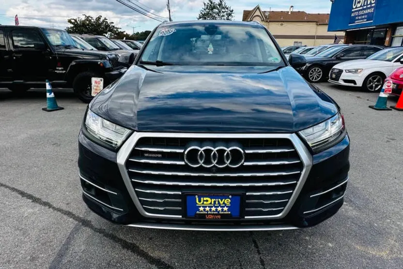 2017 Audi Q7 3.0T Prestige photo 1