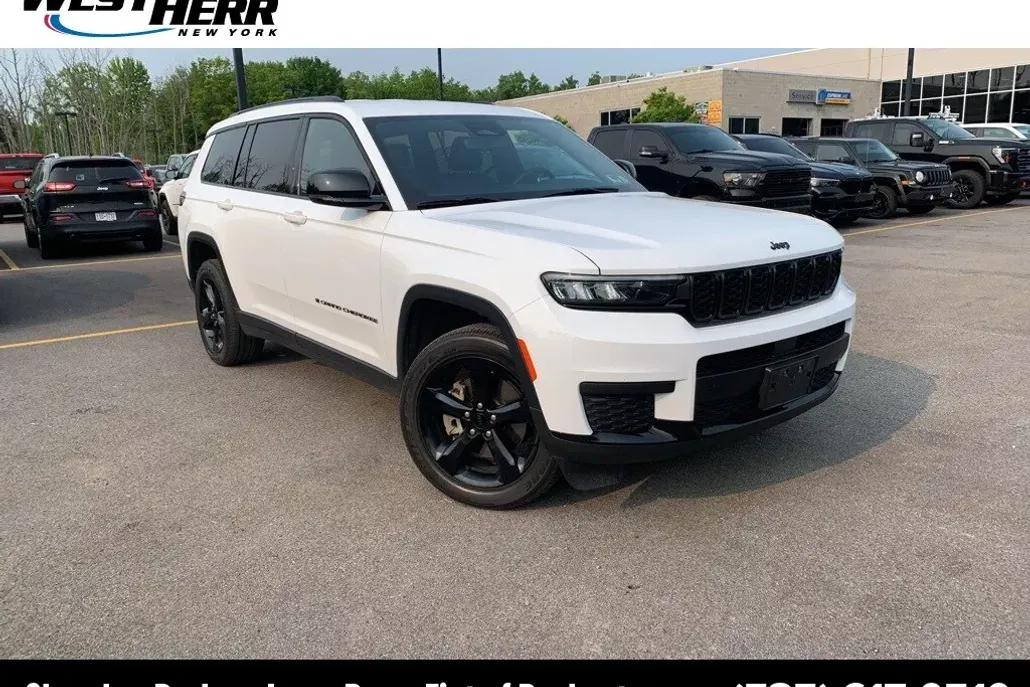 2023 Jeep Grand Cherokee Altitude photo 1