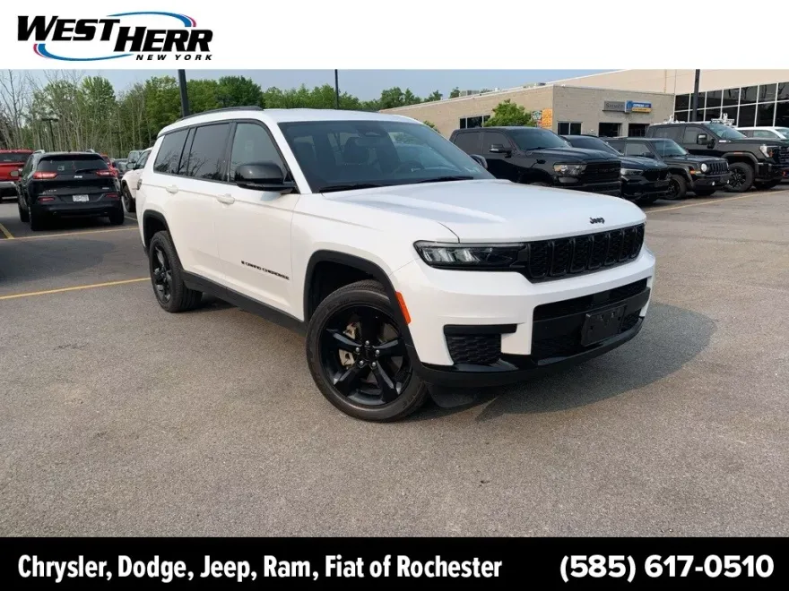 2023 Jeep Grand Cherokee Altitude photo 1