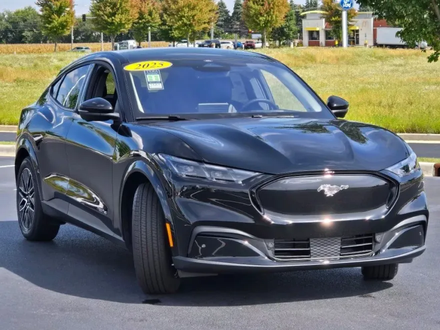 2025 Ford Mustang Mach-E Premium photo 1