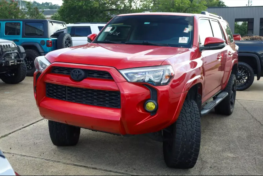 2019 Toyota 4Runner SR5 2WD photo 1