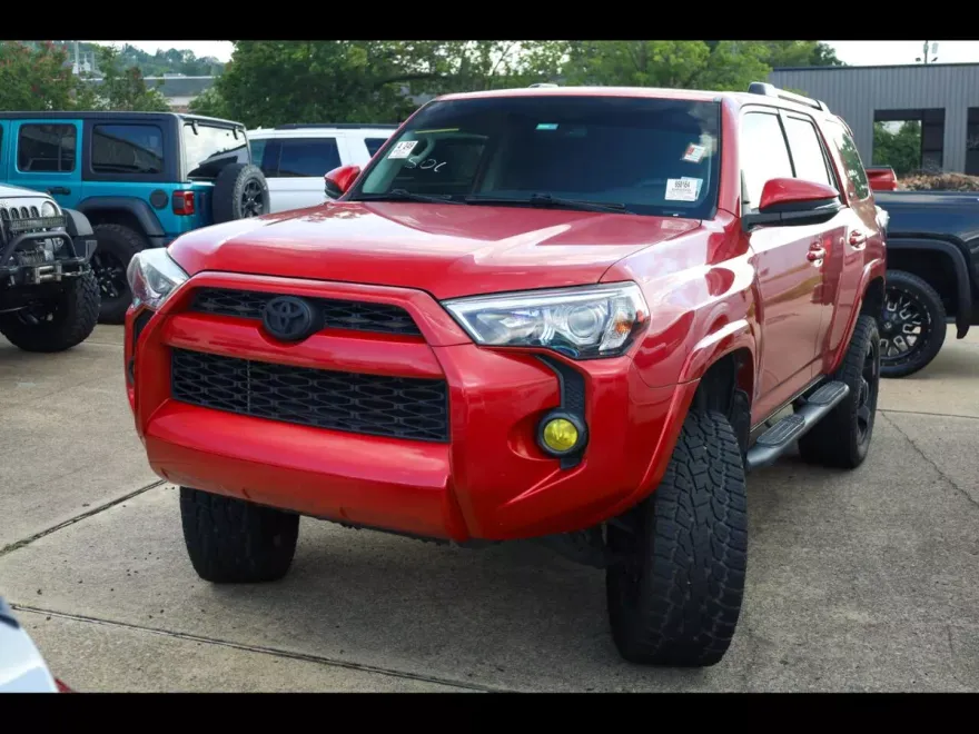 2019 Toyota 4Runner SR5 2WD photo 1