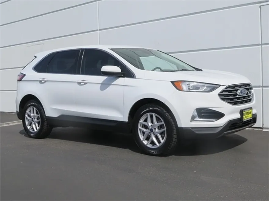 2022 Ford Edge SEL photo 1
