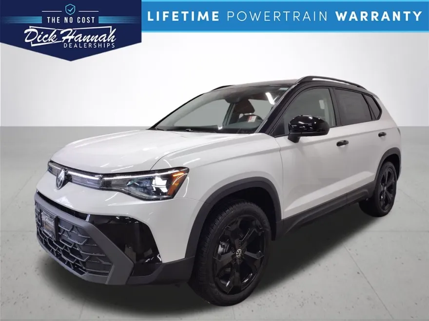 2025 Volkswagen Taos SE photo 1
