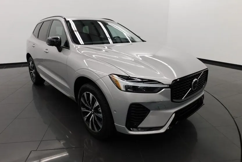 2025 Volvo XC60 B5 Plus photo 1