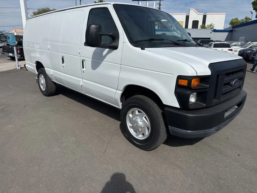 2014 Ford E-350 photo 1