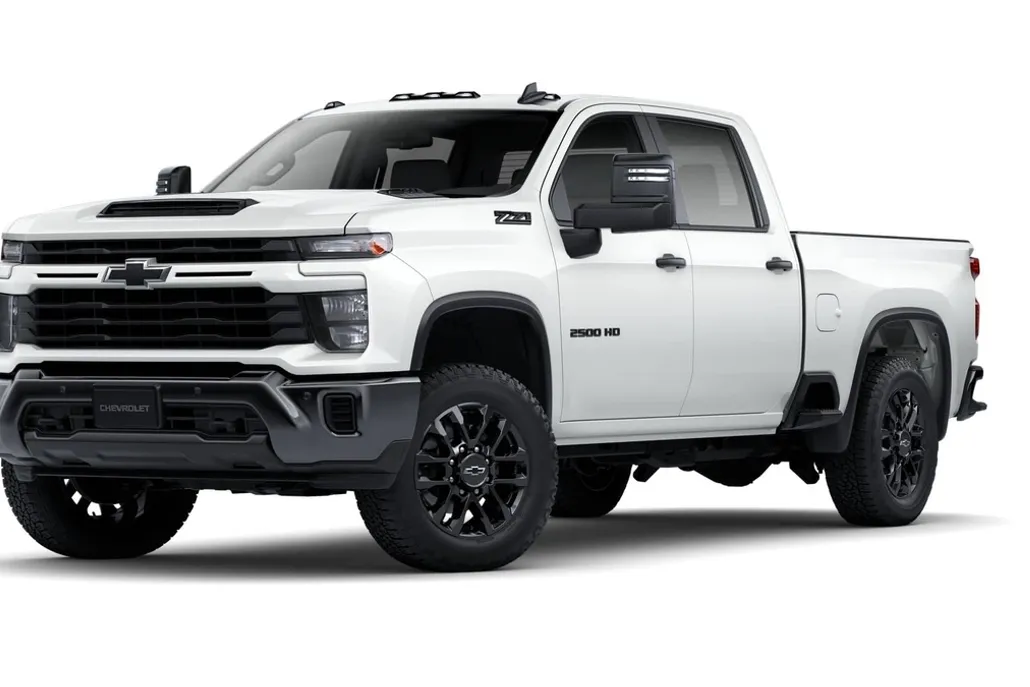 2025 Chevrolet Silverado 2500HD Custom photo 1