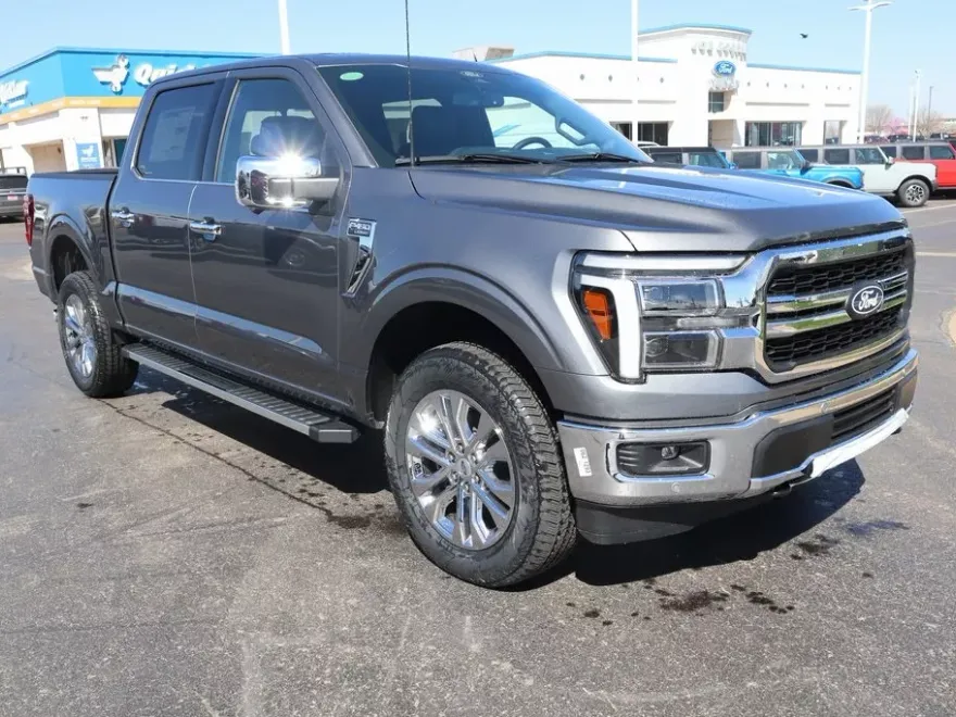 2025 Ford F-150 Lariat photo 1