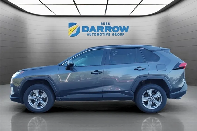 2024 Toyota RAV4 Hybrid XLE photo 1