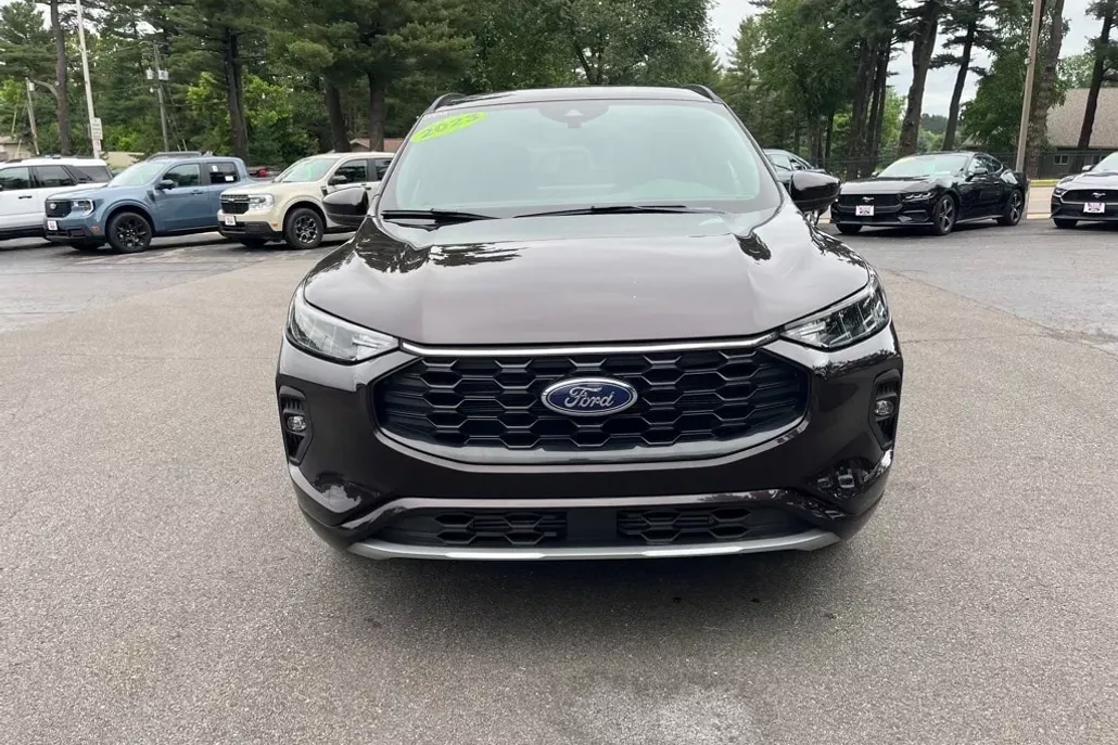2023 Ford Escape ST-Line Select photo 1