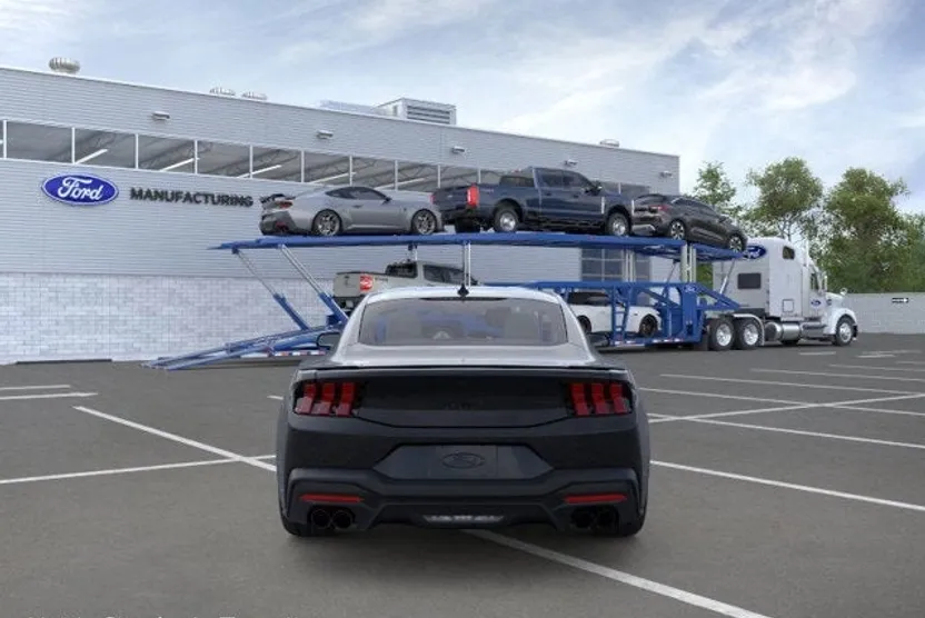2025 Ford Mustang GT Premium photo 1