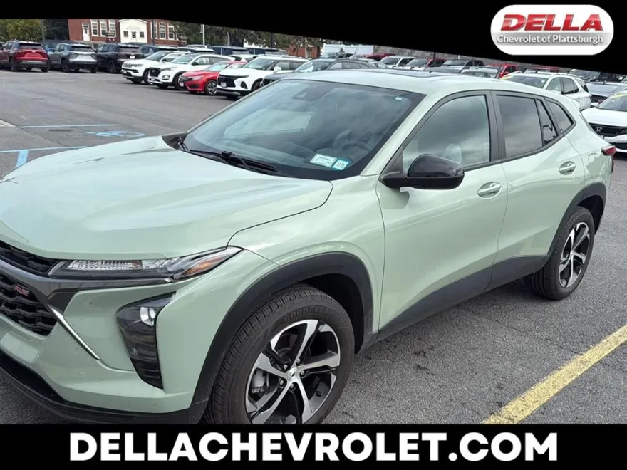 2024 Chevrolet Trax photo 1
