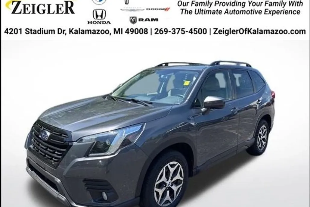 2023 Subaru Forester Premium photo 1