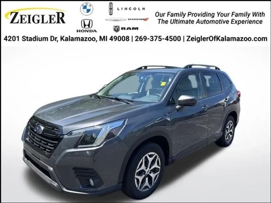 2023 Subaru Forester Premium photo 1