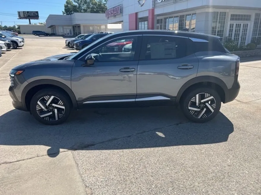 2025 Nissan Kicks SV photo 1