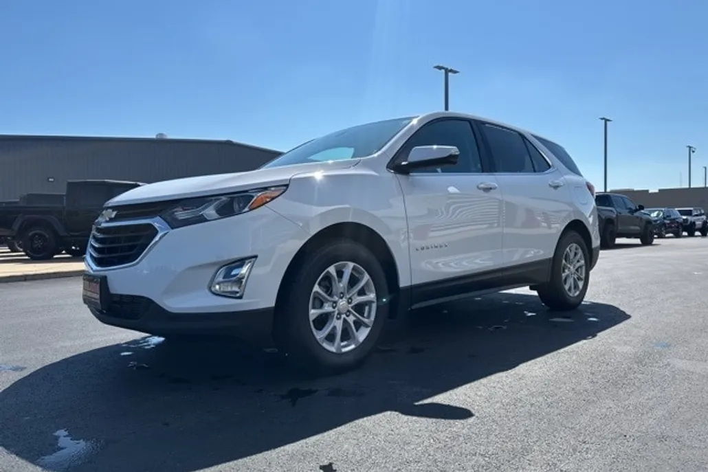 2019 Chevrolet Equinox LT photo 1