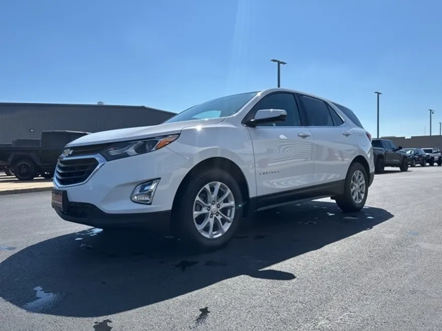 2019 Chevrolet Equinox LT photo 1