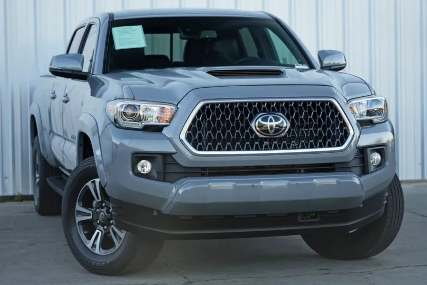 2019 Toyota Tacoma TRD Sport photo 1