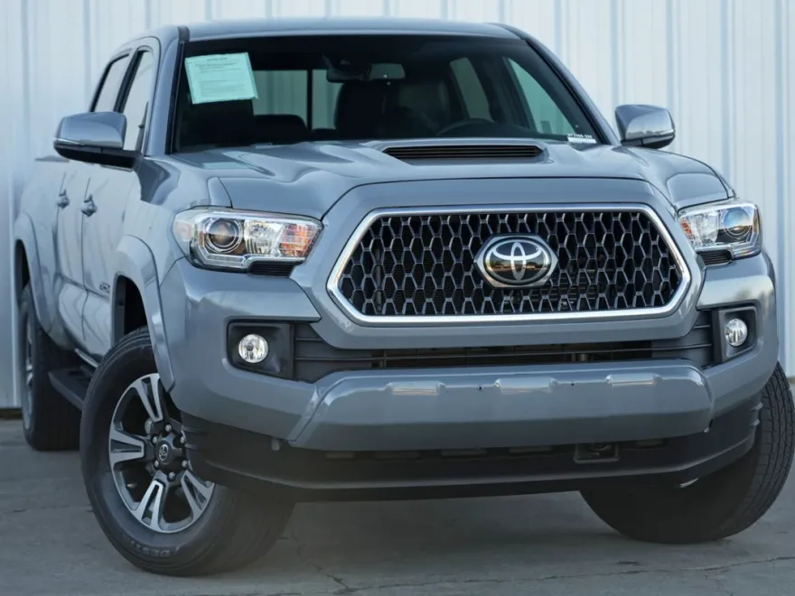 2019 Toyota Tacoma TRD Sport photo 1