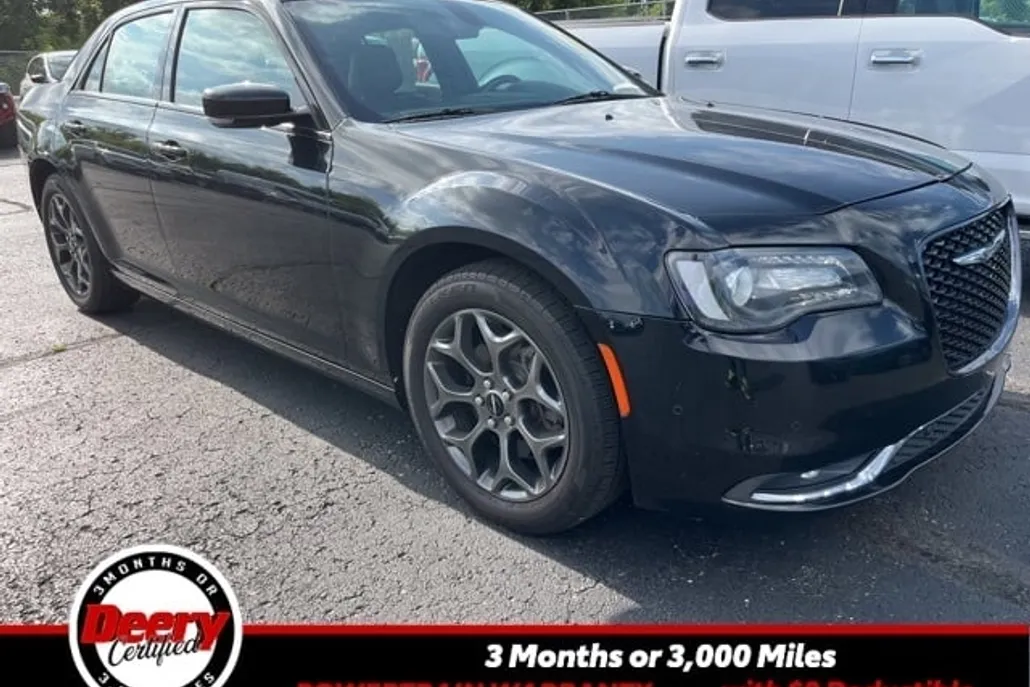 2018 Chrysler 300 S photo 1