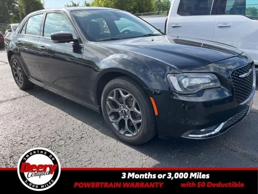 2018 Chrysler 300 S photo 1