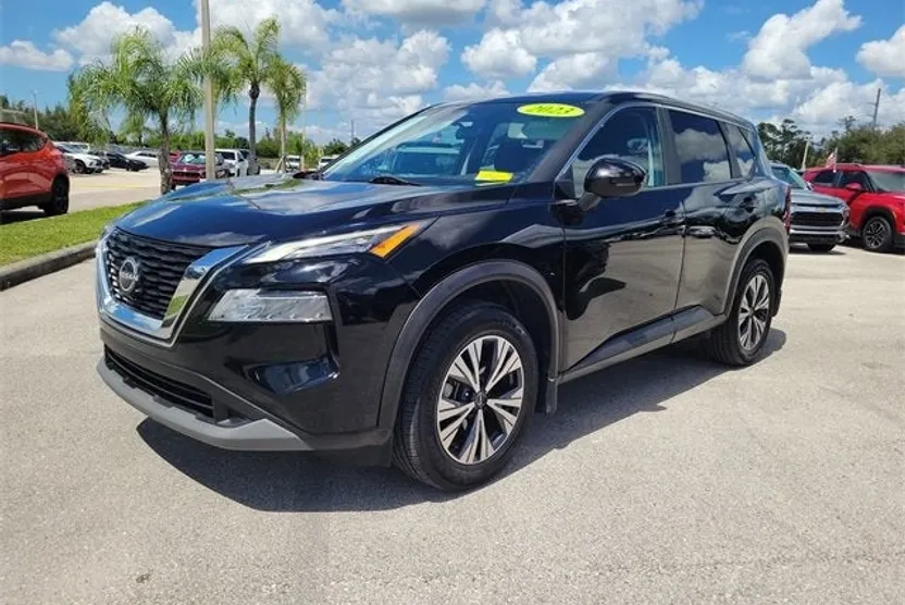 2023 Nissan Rogue SV photo 1