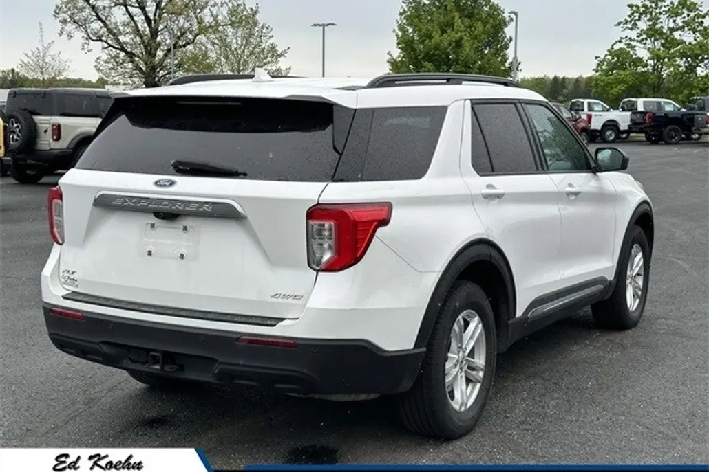 2022 Ford Explorer XLT photo 1