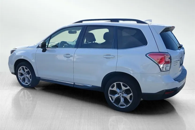 2017 Subaru Forester 2.5i Touring photo 1
