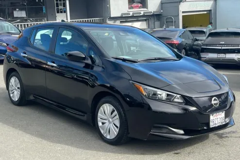 2025 Nissan Leaf S photo 3