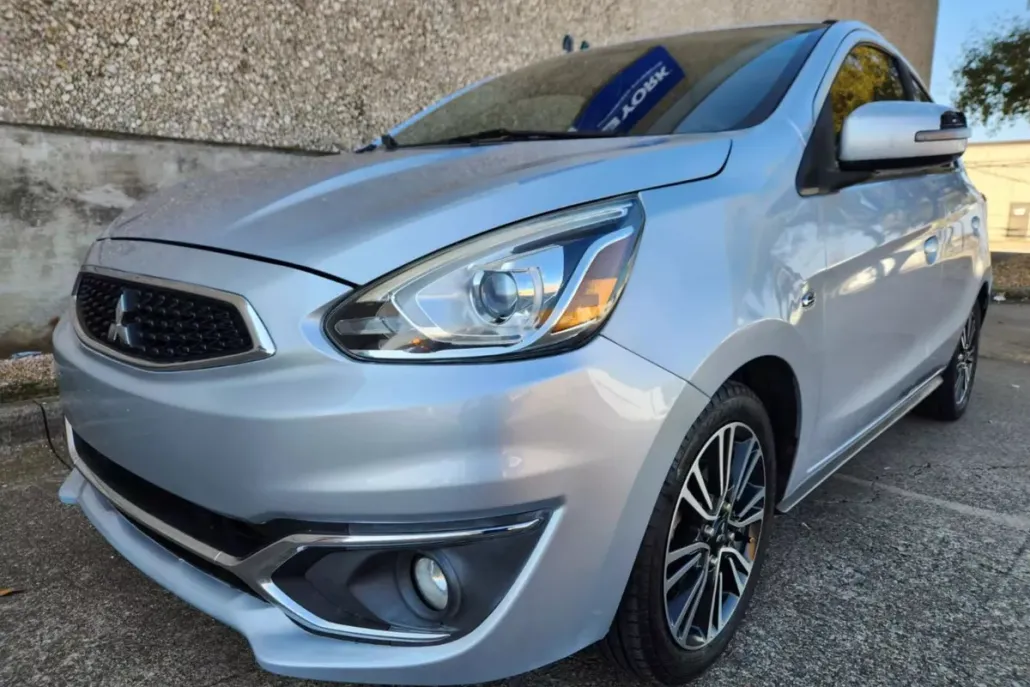 2017 Mitsubishi Mirage GT photo 1