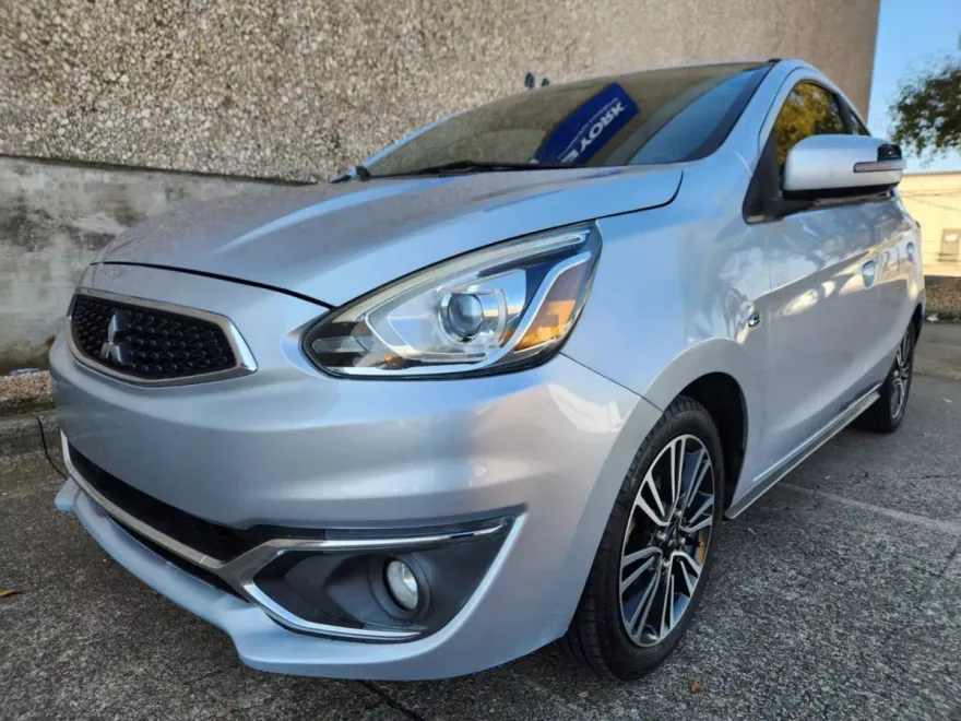2017 Mitsubishi Mirage GT photo 1