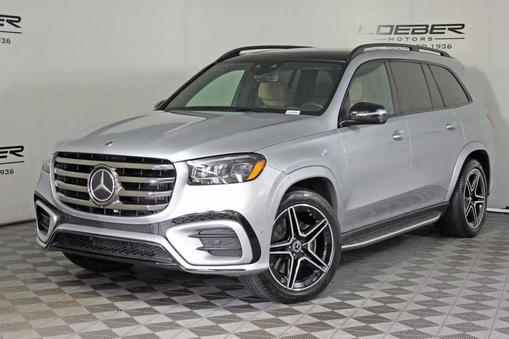 2025 Mercedes Benz GLS 450 4MATIC photo 1