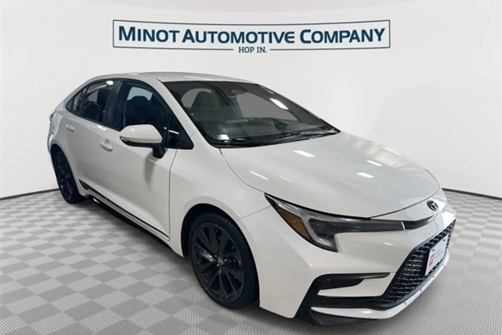 2024 Toyota Corolla SE photo 1