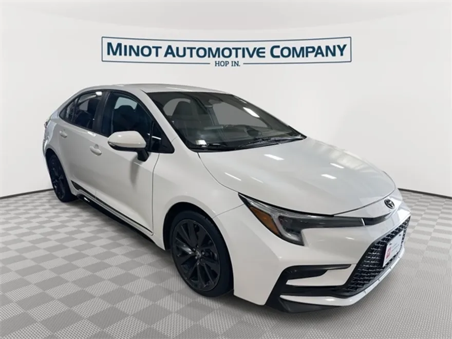 2024 Toyota Corolla SE photo 1