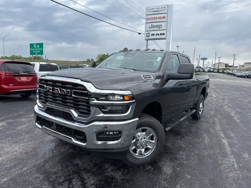 2025 Ram 2500 Tradesman photo 1
