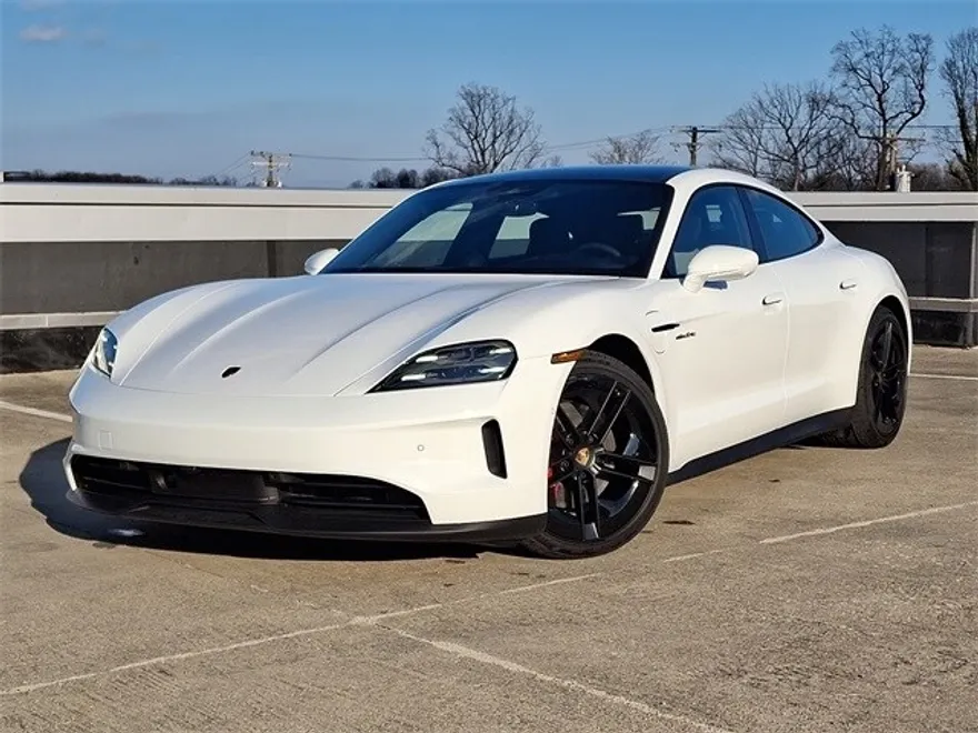 2025 Porsche Taycan 4S photo 1